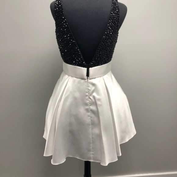 Short Dress - Picture 3 of 3